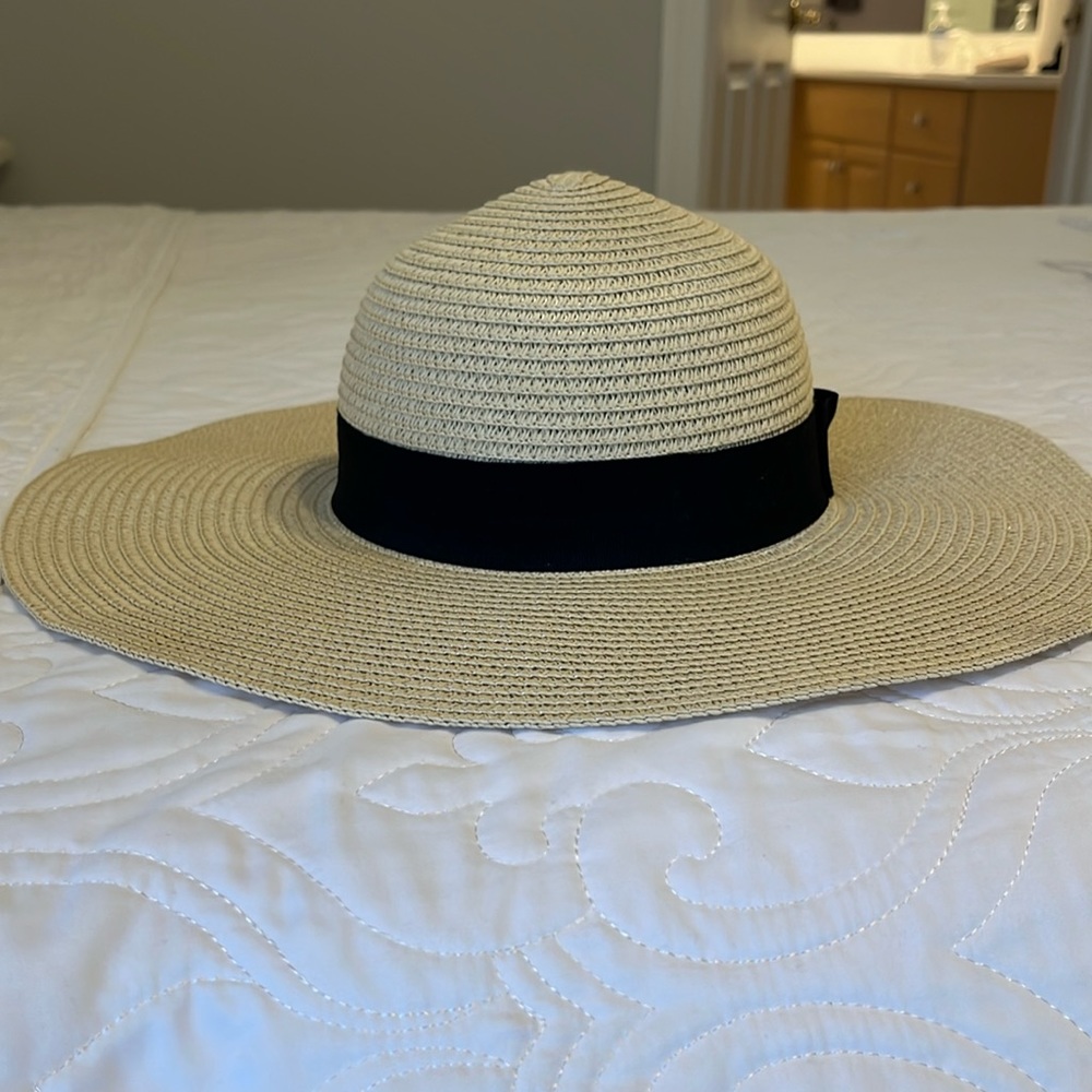 Steve Madden beach hat
